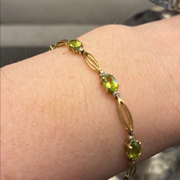 10k Gold Peridot and Diamond Tennis Bracelet - Picture 14 of 14